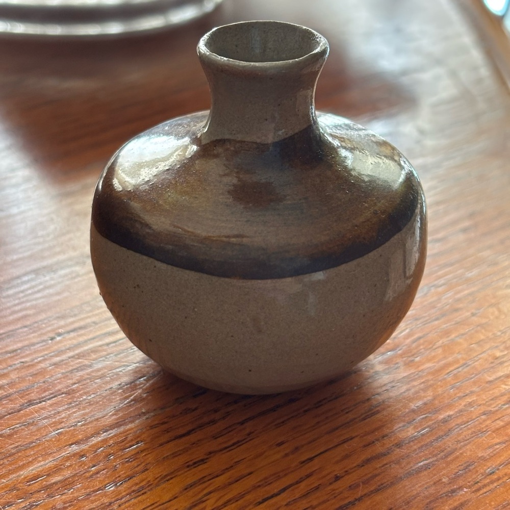 Handcrafted Ceramic Vase vandor imports pottery made in Japan